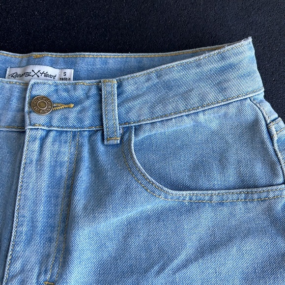 Runaway heart - size small - light denim high waisted shorts - Picture 4 of 4